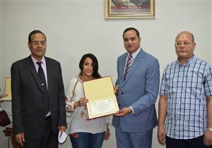 بالصور- تكريم الطلاب الأوائل بطب بشري سوهاج