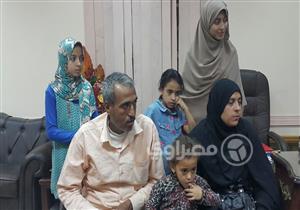 الصدفة تعيده لأهله بعد اختطافه بـ15 عامًا.. وشقيقه: "شفت صورته على الفيس" (صور)