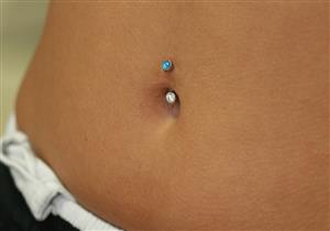 مضاعفات خطيرة لالتهاب السرة.. "البريسينج" من أسبابه