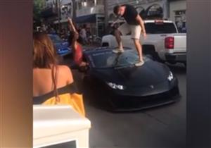 كان يتباهى بسيارته فحطمها.. قيمتها 7 ملايين جنيه (فيديو)