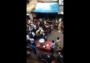 بالفيديو.. متطرفون هنود يعتدون على مسلم تزوج هندوسية