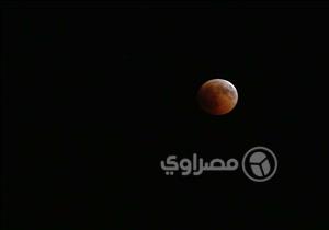 مساء اليوم.. قمر الدم يزين سماء مصر في مشهد فلكي نادر والأوقاف تدعو لصلاة الخسوف