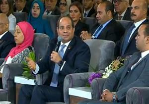 "سيبني أكمل كلامي".. كيف رد السيسي على أحد مقاطعيه؟