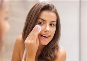 هل مناديل إزالة الماكياج آمنة للبشرة؟