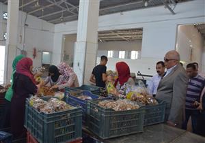 إعلان أسعار البلح على شاشات عرض بالوادي الجديد (صور)