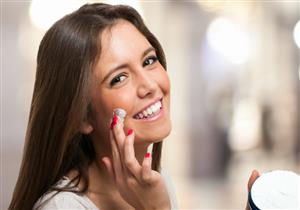 مخاطر خفية في كريمات الشمس .. تعرفي عليها! 