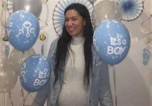 بالفيديو- فتاة تظاهرت بالحمل لتخطف طفلاً