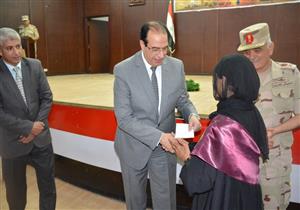 محافظ الدقهلية يكرم 500 من أسر الشهداء ومصابي العمليات الحربية