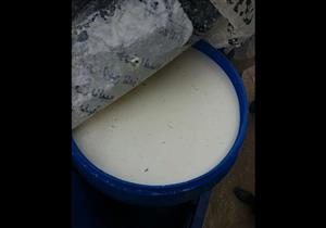 ضبط 13 برميل "لبن" فاسد في بني سويف