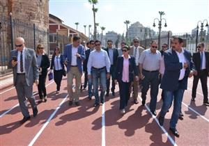 بالصور- وزير الرياضة يتفقد استاد الإسكندرية ويوجه بتطوير أرضية الملعب