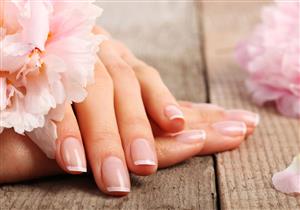 إلى ماذا يشير الجلد المحيط بأظافرك؟