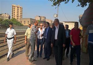 بالصور.. رئيس "السكك الحديدية": أماكن شاغرة بقطارات الصعيد 