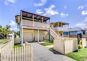   بمساعدة زوجته.. أسترالي يحول كوخ قديم إلى منزل فاخر