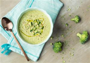 شوربة البروكلي بطريقة شهية ولذيذة لمتبعي الدايت