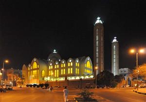 قيادات الكنيسة بأسوان يقدمون التهنئة للمحافظ بمناسبة عيد الأضحى المبارك