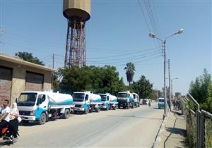 بالصور- الدفع بـ 5 سيارات لتزويد قرى طامية بالفيوم بالمياه بعد كسر خط رئيسي