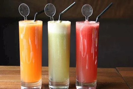 العصائر على الريق.. هل تسبب مشاكل صحية؟