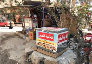 "خذ ما يكفيك واترك للغير".. حكاية "ثلاجة الخير" لتقديم الطعام مجانًا في شارع بالمنصورة