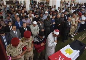 "بني سويف" تشيع جثمان شهيدها في جنازة عسكرية