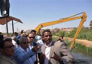 بالصور.. محافظ أسوان يتفقد مخرّات السيول ويتأكد من جاهزيتها لاستقبال الأمطار