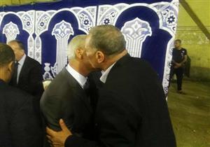 بالصور.. محافظ المنوفية يقدم العزاء لأسرة شقيقة الرئيس السادات   