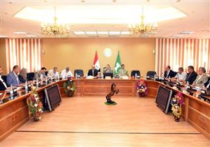 محافظ الشرقية: "مش عايز أشوف مسؤول في مكتبه"