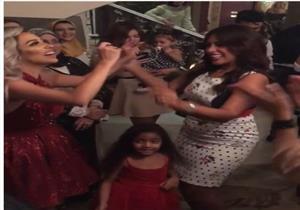 بالفيديو.. نرمين ماهر ترقص في خطوبة مروة جمال