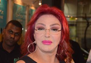  بالصور.. نبيلة عبيد تشاهد النسخة المُرممة لفيلم "الاَخر" بسينما "زاوية"