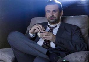 خاص| لهذا السبب ..كريم عبدالعزيز يلجأ لطبيب نفسي في "نادي الرجال السري" 