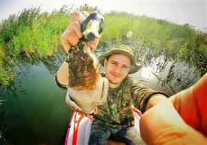 بعد حلول الخريف.. "قناصو البحيرة" يترقبون وصول الطيور المهاجرة -صور