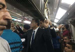 بالصور.. وزير النقل في جولة تفقدية بمحطات مترو الأنفاق 