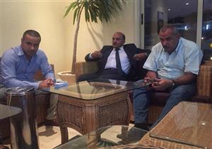 بالصور- رئيس مدينة دهب يناقش سبل تطوير منطقة "البلوهول"