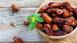 فوائد مضاعفة في رمضان.. نصائح لتناول التمر بشكل صحي