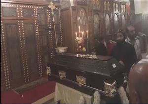 5 صور ترصد صلاة تجنيز الراهب زينون المقاري ودفنه بدير "أبومقار"