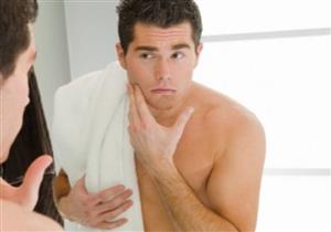 دراسة تكشف سر بقاء الرجال لساعات طويلة في "الحمام"