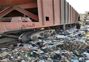 أمن الجيزة: خروج 4 عربات من قطار بضائع عن القضبان بإمبابة (صور)