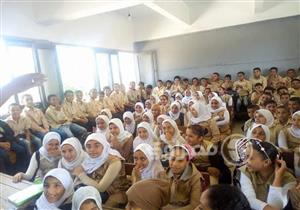 استشاري مناعة: كثافة الطلاب داخل المدارس تزيد من فرص الإصابة بـ"كورونا"