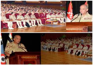 بالصور.. وزير الدفاع يلتقي مقاتلي الجيش الثالث الميداني