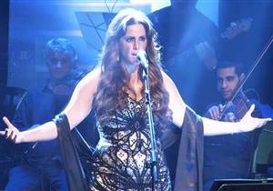 مطربة فلسطينية تعتنق اليهودية للزواج بعازف إسرائيلي