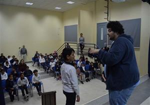 بعد محاولته الانتحار.. مصطفى يقود مبادرة ضد التنمر في المدارس