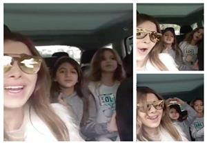 فيديو وصور.. نانسي عجرم تحتفل ببداية العام مع بناتها: "لا نحتاج المال كي نزداد جمالاً"