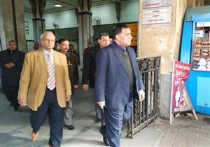 رئيس السكة الحديد يتفقد محطة مصر ويحيل مسؤولين للتحقيق 