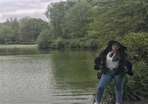 جاكت فرو وقبعة ..  رانيا يوسف في أحدث جلسة تصوير