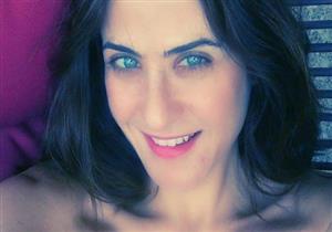 بالفيديو.. هيدي كرم تنتقد تحدي الـ 10 سنوات