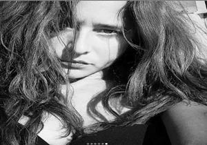 بالصور| نيللي كريم بدون مكياج في أحدث جلسة تصوير 