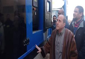 بـ"الجلابية والعباية".. رئيس شركة كهرباء يتفقد تجهيزات "الأمم الأفريقية"