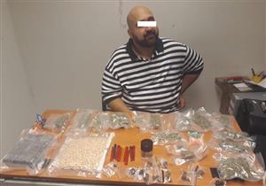 إحباط تهريب كمية من أقراص "إكستاسي والهيروين والماريجوانا بحوزة عربي بمطار الغردقة