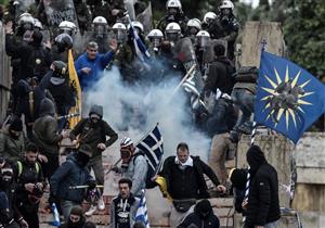 العالم في صور: التظاهرات تشتعل في أثينا.. وفرنسا تفقد شخصين في حريق كورشوفيل