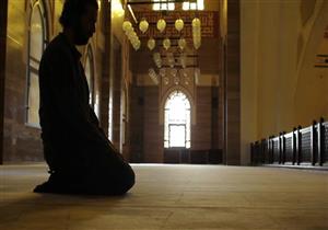 فتاوى الصلاة (61): هل تجوز  صلاة النافلة جلوساً.. وهل يكون الأجر كاملًا؟