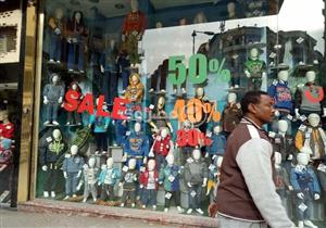 في جولة لمصراوي.. إقبال ضعيف على الملابس والأحذية رغم الأوكازيون